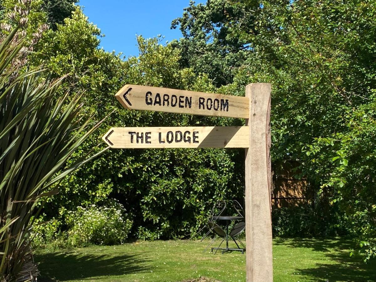 Bed and Breakfast Old Chapel Forge Chichester Exterior foto