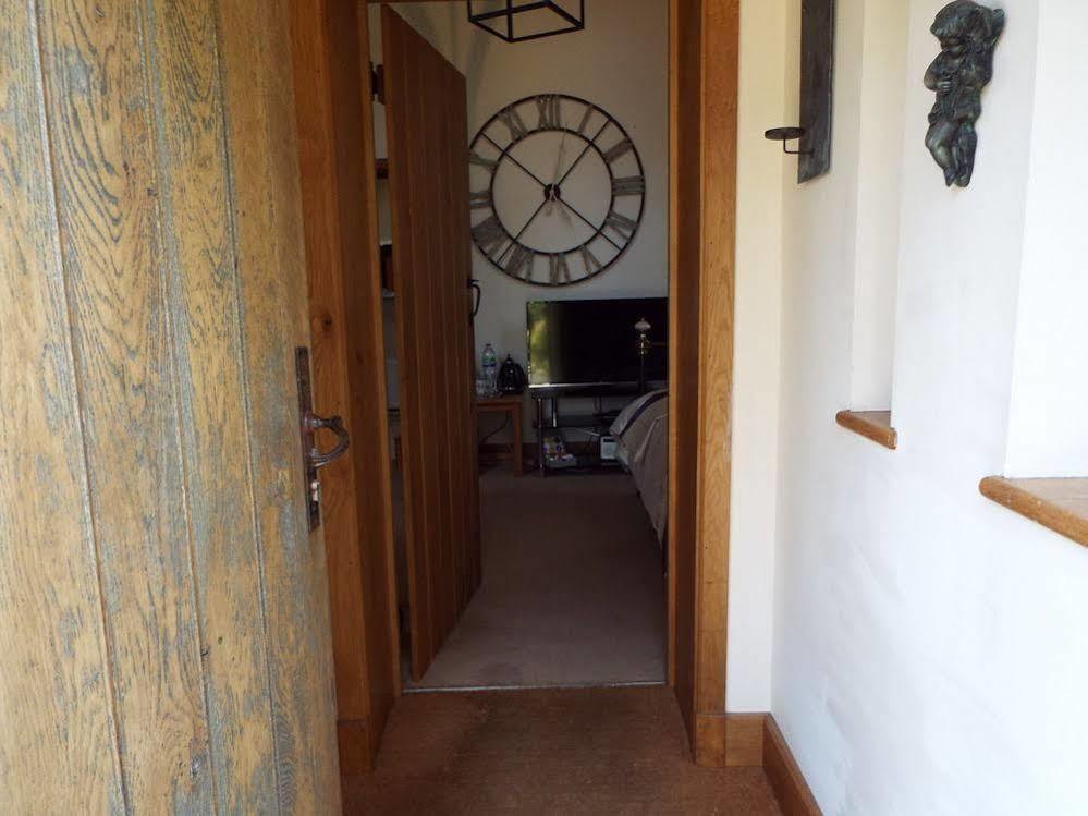 Bed and Breakfast Old Chapel Forge Chichester Exterior foto